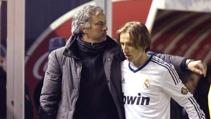 José Mourinho y Modric, en el Real Madrid
