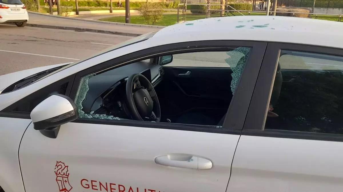 Hace quince dias robaron y desvalijaron el coche de atención domiciliaria en la Coma.