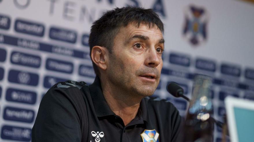 El entrenador blanquiazul, Asier Garitano, ayer en su rueda de prensa.