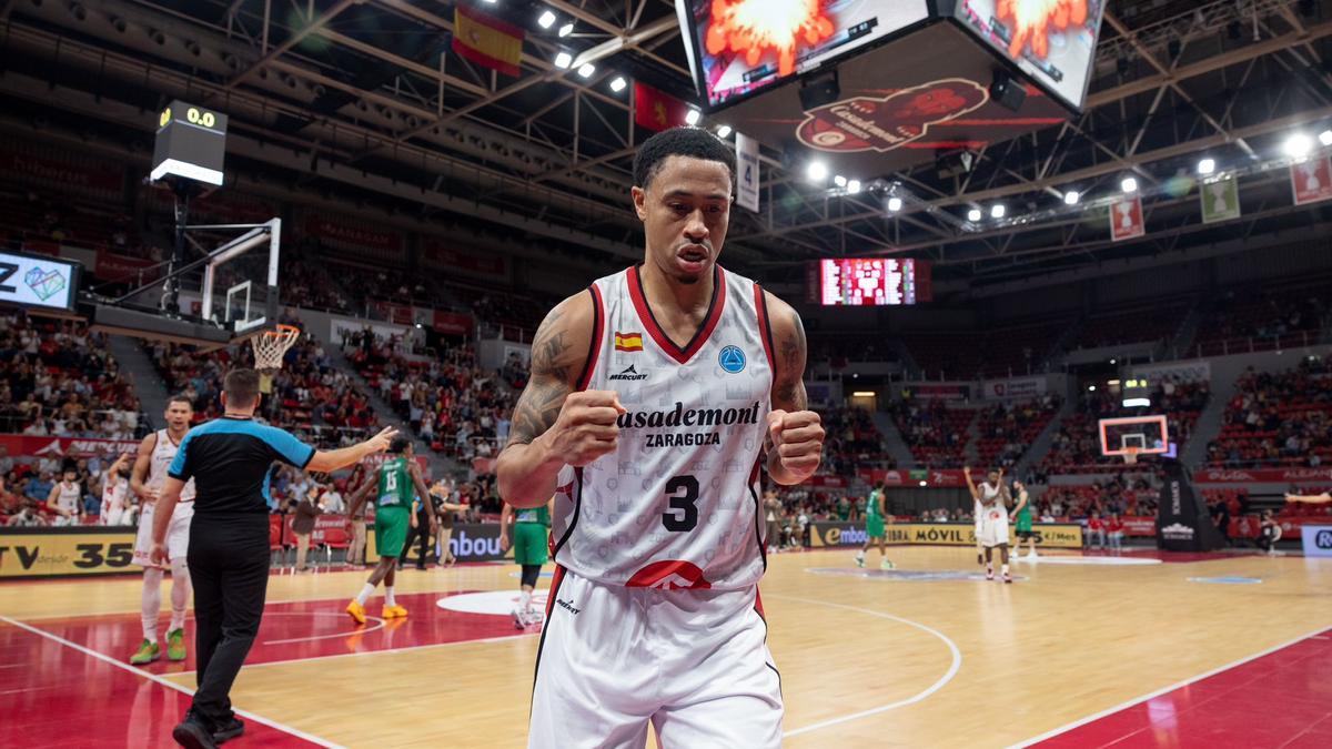 Slaughter en una acción del encuentro contra el Bursaspor.