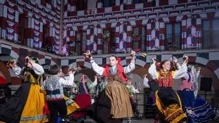 Vídeo | El folklore infantil toma la Plaza Alta de Badajoz
