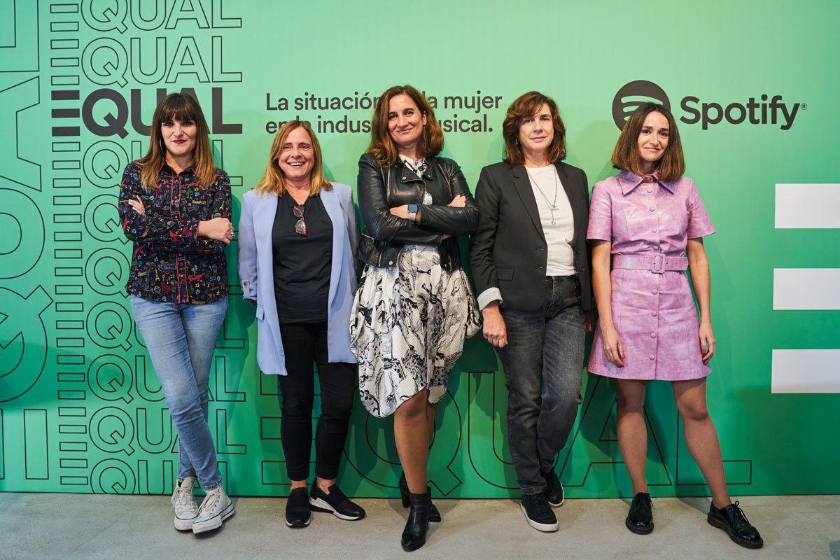 Las participantes en el debate EQUAL de Spotify, con Rozalén y Melanie Parejo
