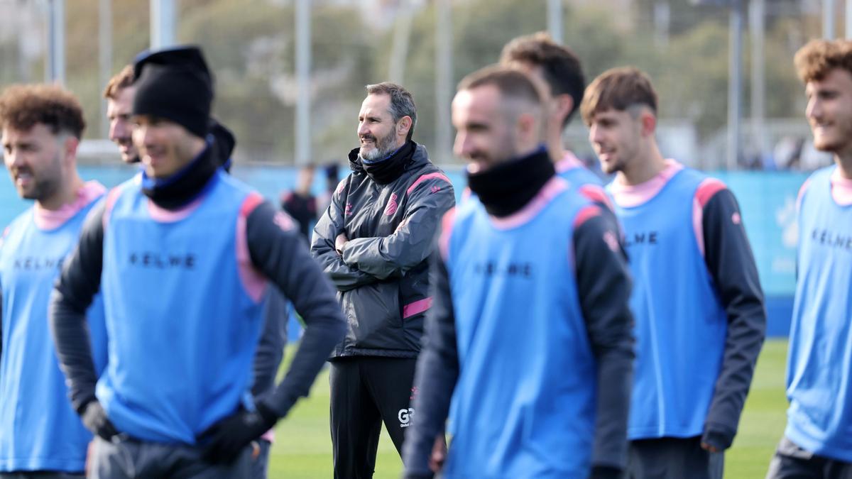 Vicente Moreno: «Si es jugués el derbi 10 vegades més, el guanyaríem nou cops» Vicente Moreno: «Si es jugués el derbi 10 vegades més, el guanyaríem nou cops»