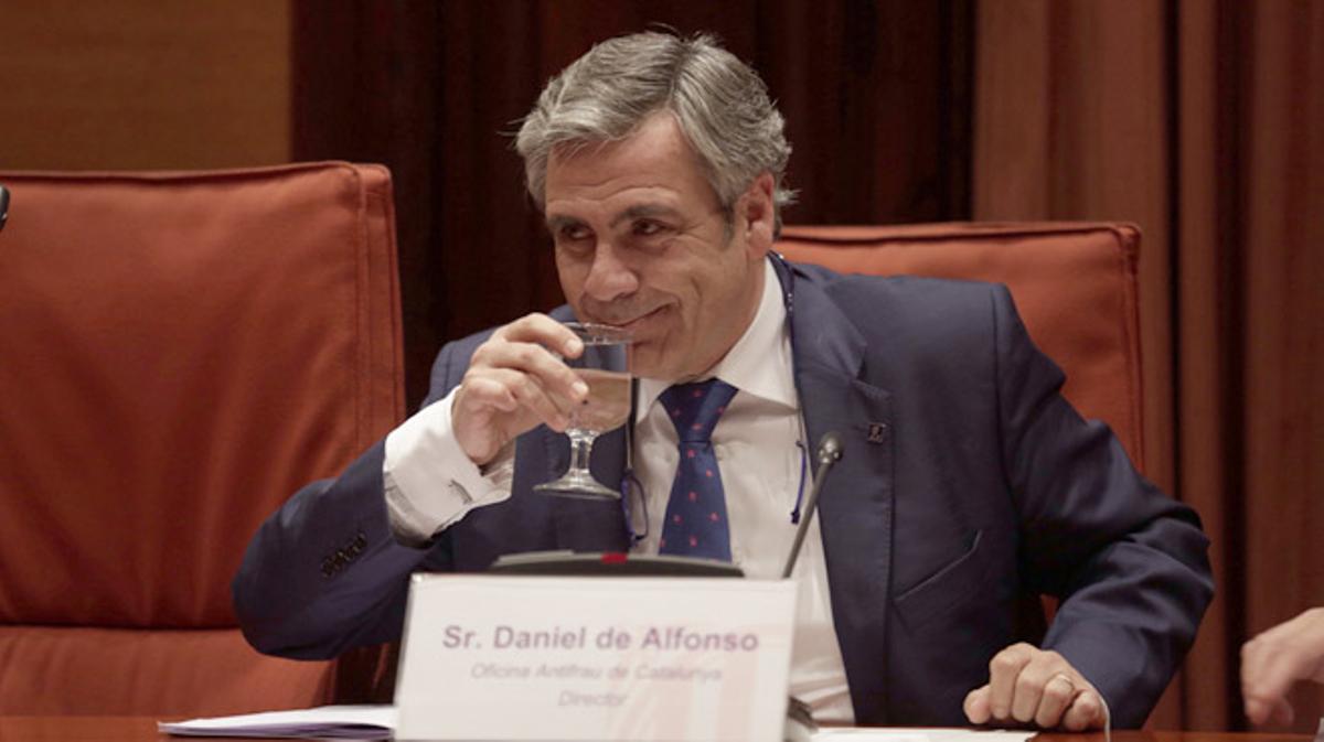 Compareixença de Daniel de Alfonso al Parlament. El director de l’Oficina Antifrau de Catalunya diu que han “destrossat” la seva intimitat i que és un “cap de turc” electoral.