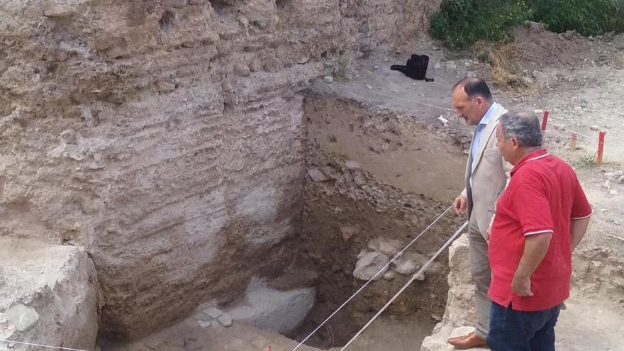 Orihuela descubre una de las torres más significativas de su recinto amurallado medieval