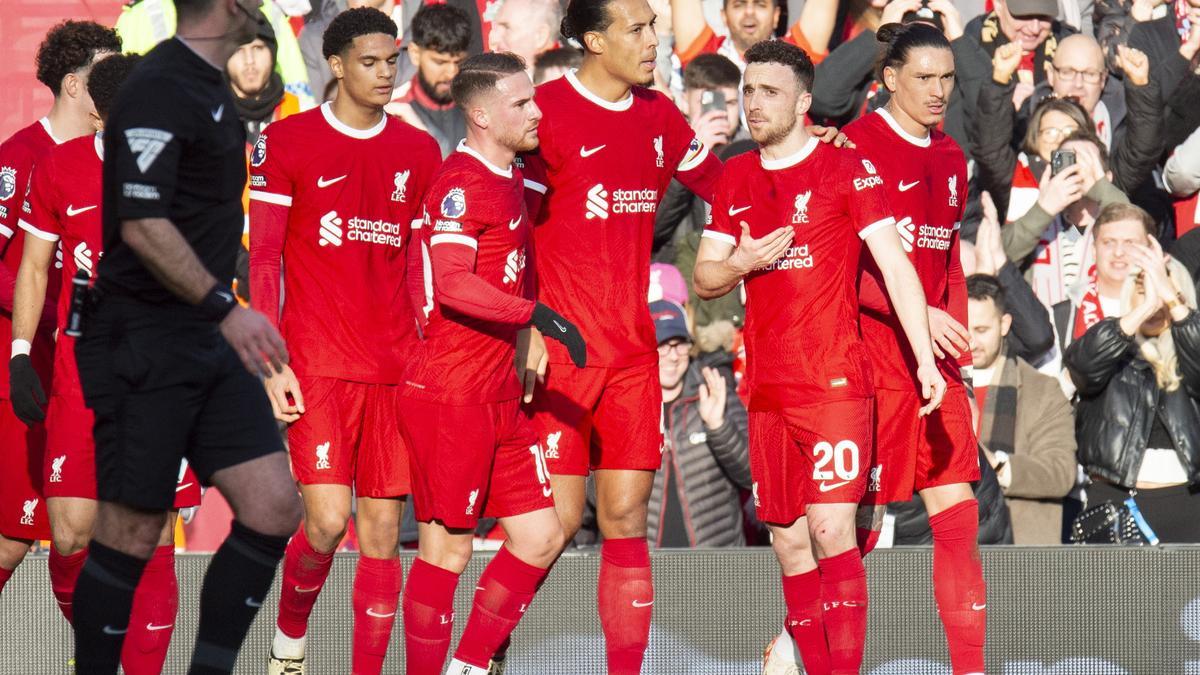 Celebración de los jugadores del Liverpool en el partido ante el Burnley