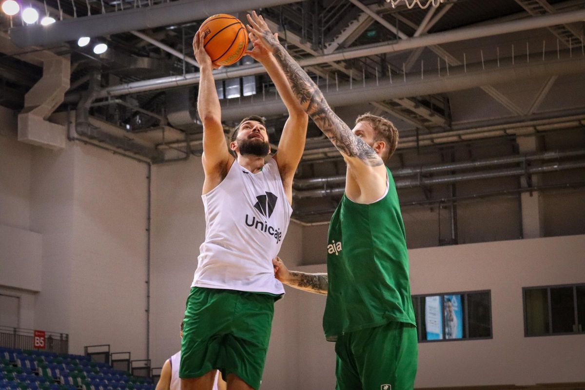Killian Tillie y Olek Balcerowski, en un entrenamiento.