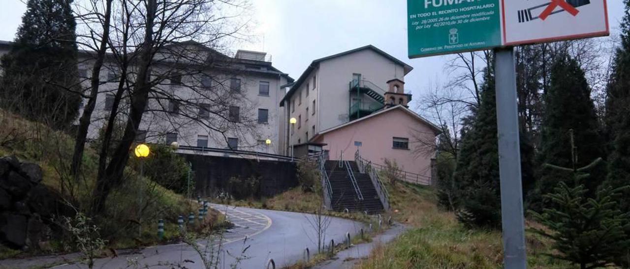 El antiguo hospital, en la localidad mierense de Murias.