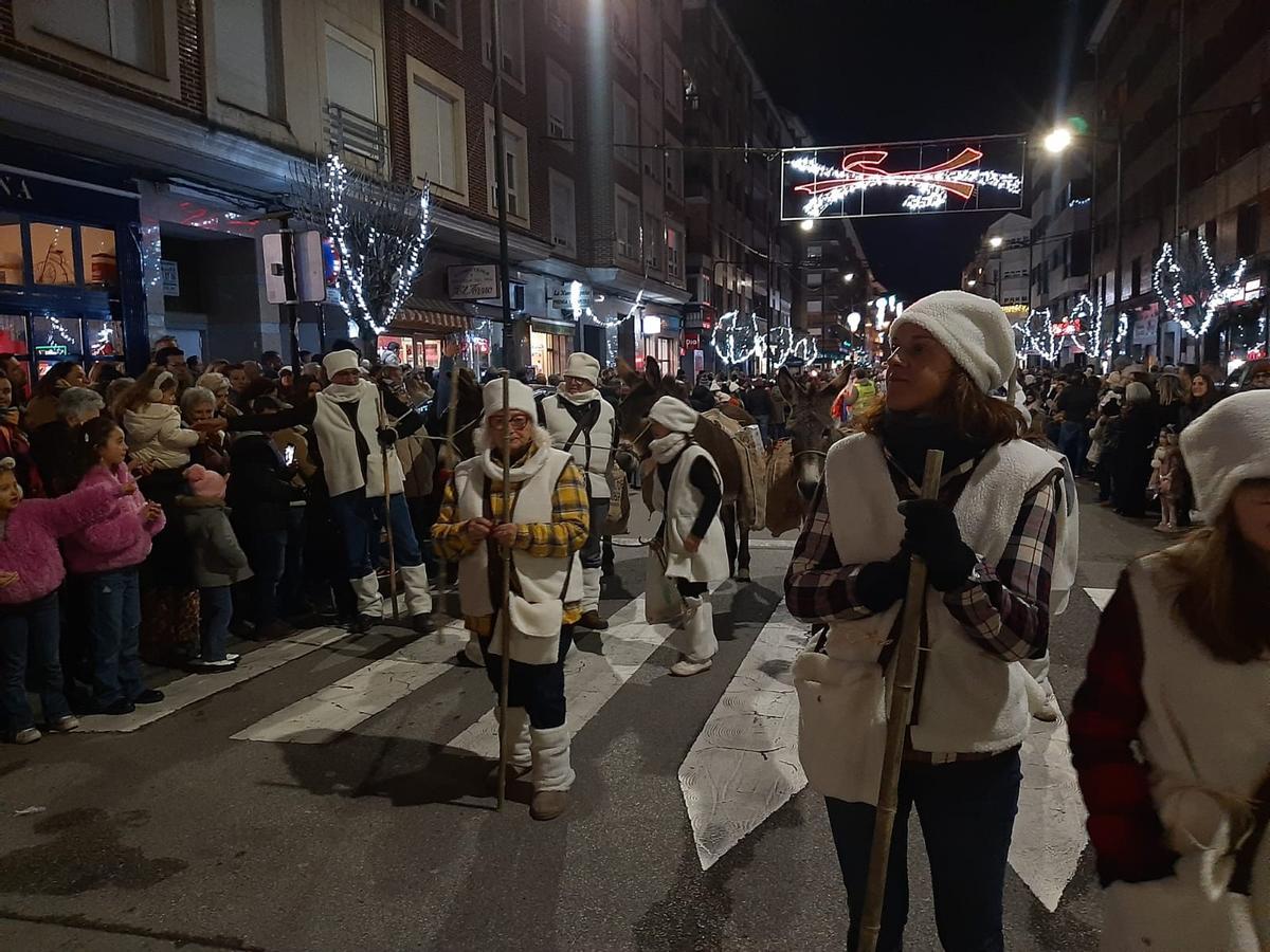 Un grupo de pastores en el desfile
