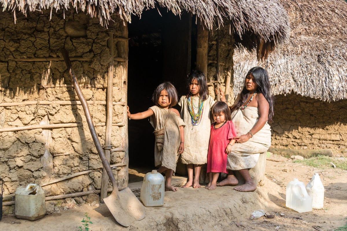 Familia Wiwa, indígenas que aún viven en el parque nacional de Tayrona