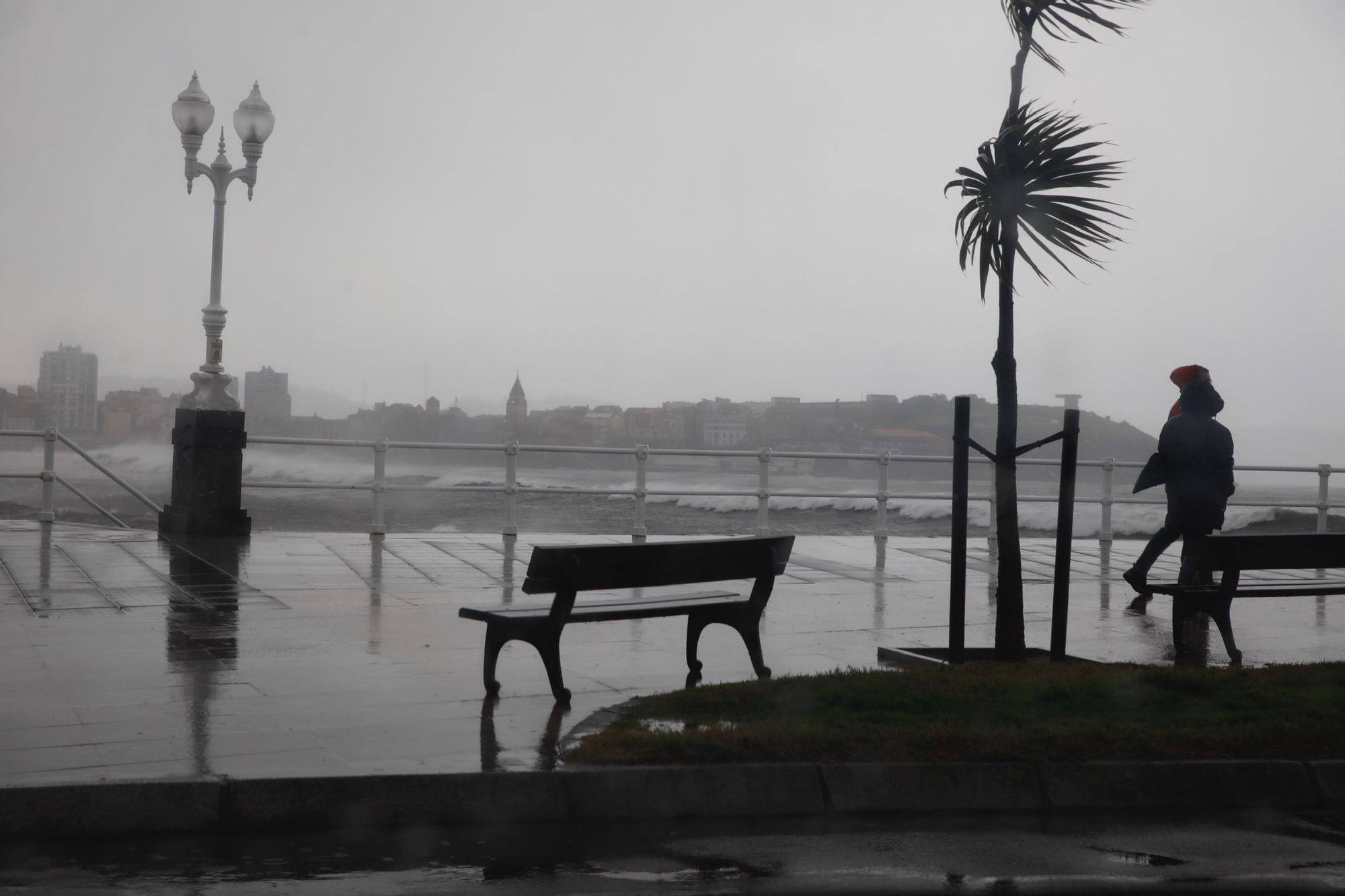 El temporal en Gijón