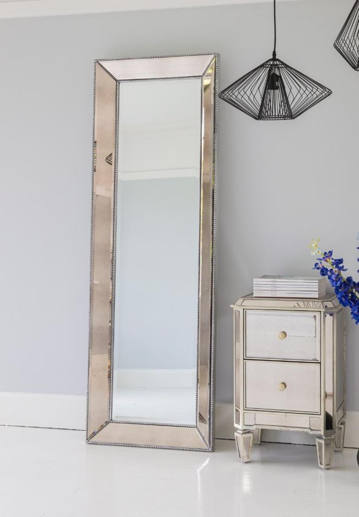 Espejos modernos para decorar: French Bedroom Company