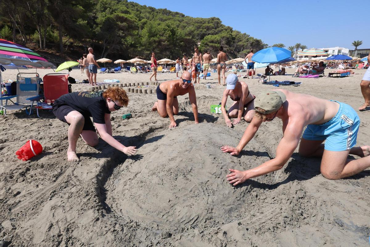 Descubre las mejores fotos de las fiestas de Cala Llonga