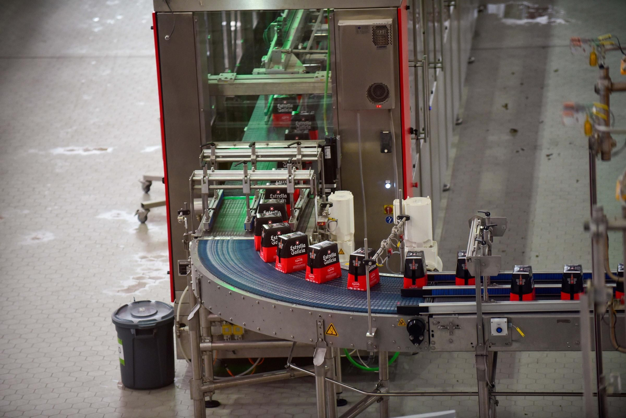 Estrella Galicia estrena 'cocina': visita a las instalaciones de la nueva fábrica en Morás