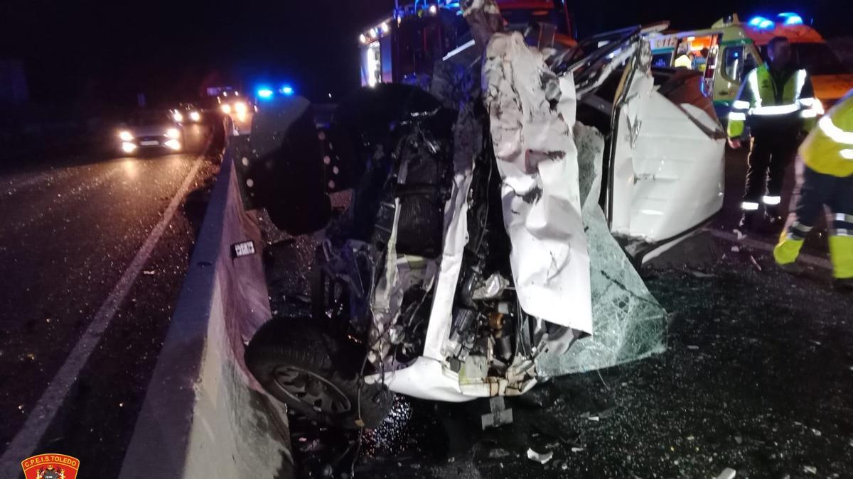 Un muerto y 17 heridos leves en colisión entre turismo y autobús de ...