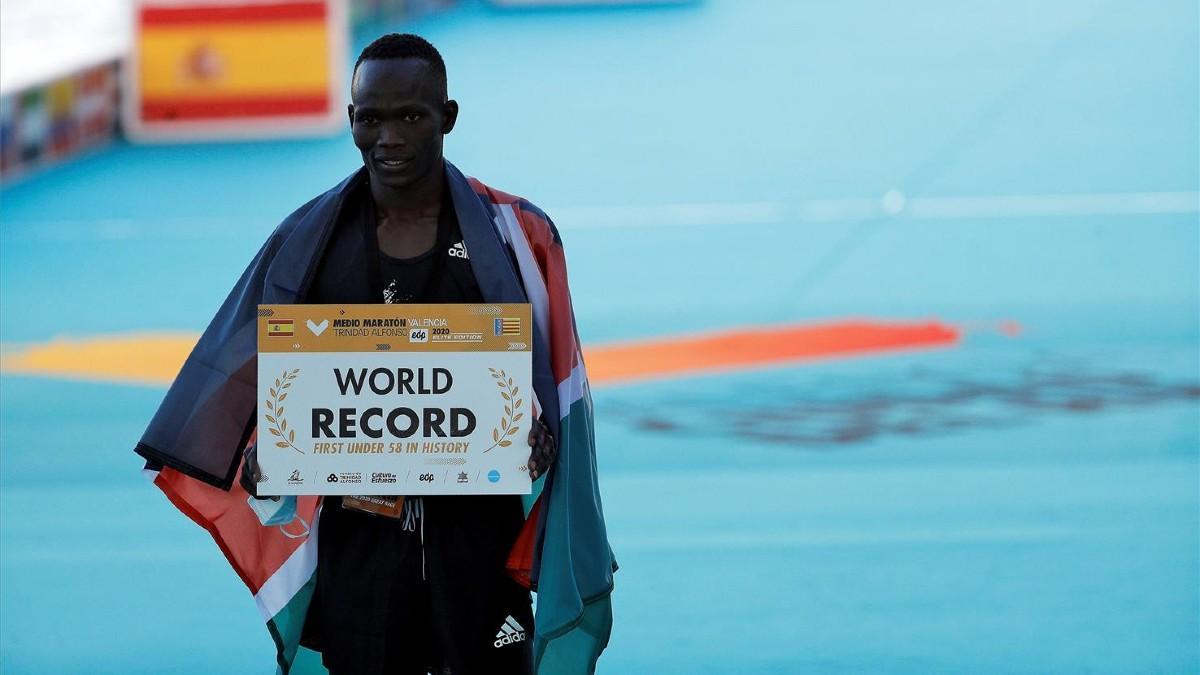 Kibiwott Kandie batió el récord mundial de medio maratón el año 2020 en Valencia