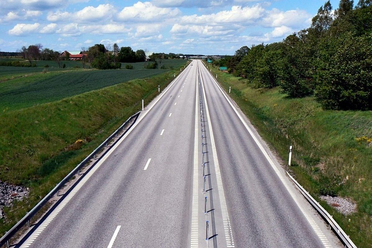 Ejemplo de una carretera 2+1 een Rumanía.
