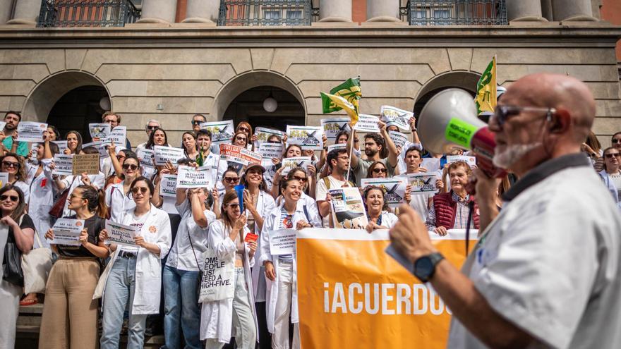 Médicos tinerfeños se suman a la huelga nacional convocada este diciembre contra el borrador del Estatuto Marco