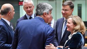 zentauroepp45765132 from l to r  european commissioner for economic and financia181105193615