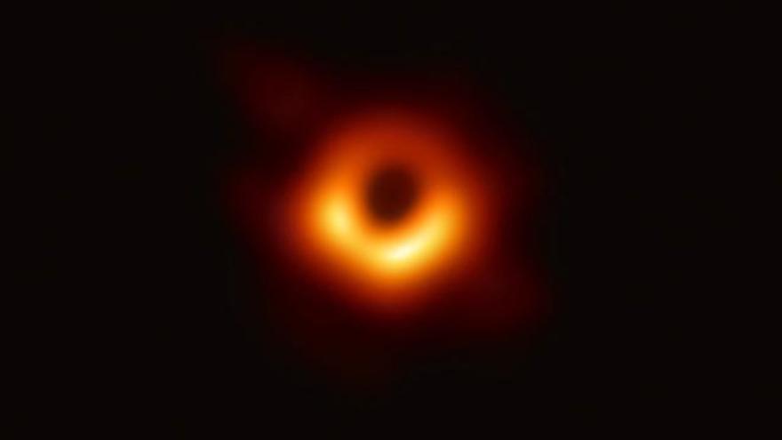 ¿Qué es cierto y qué no sobre los agujeros negros?