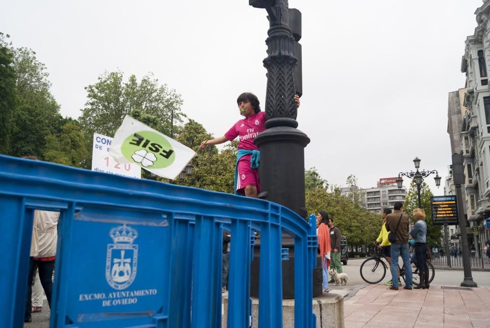 Manifestación convocada por los sindicatos de la enseñanza concertada