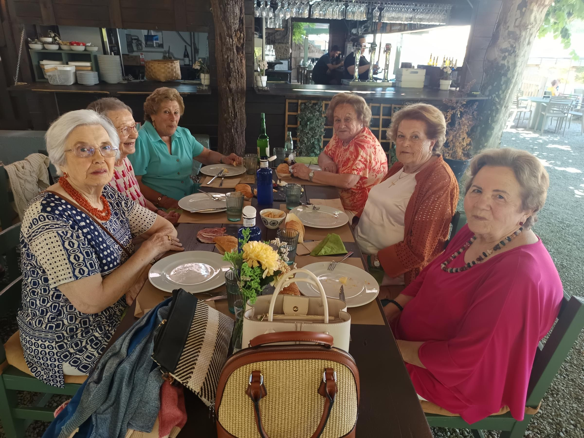 Exalumnas del Colegio de "les monjes" de Cangas, recuerdan su etapa estudiantil