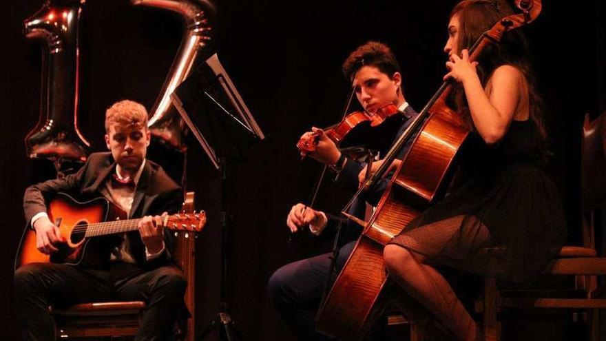 Graduaciones en el Maestro Haedo y el Poeta Claudio Rodríguez