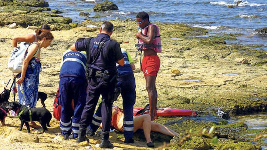 Rescatan a una mujer que cayó a las rocas en es Carnatge, en Palma