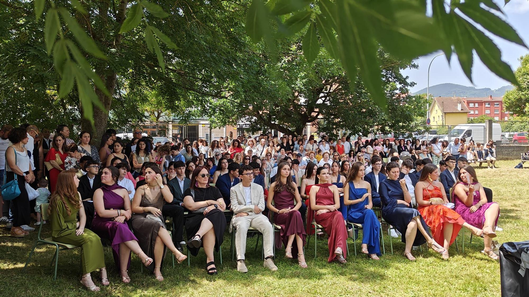 En imágenes: graduación el IES César Rodríguez de Grado