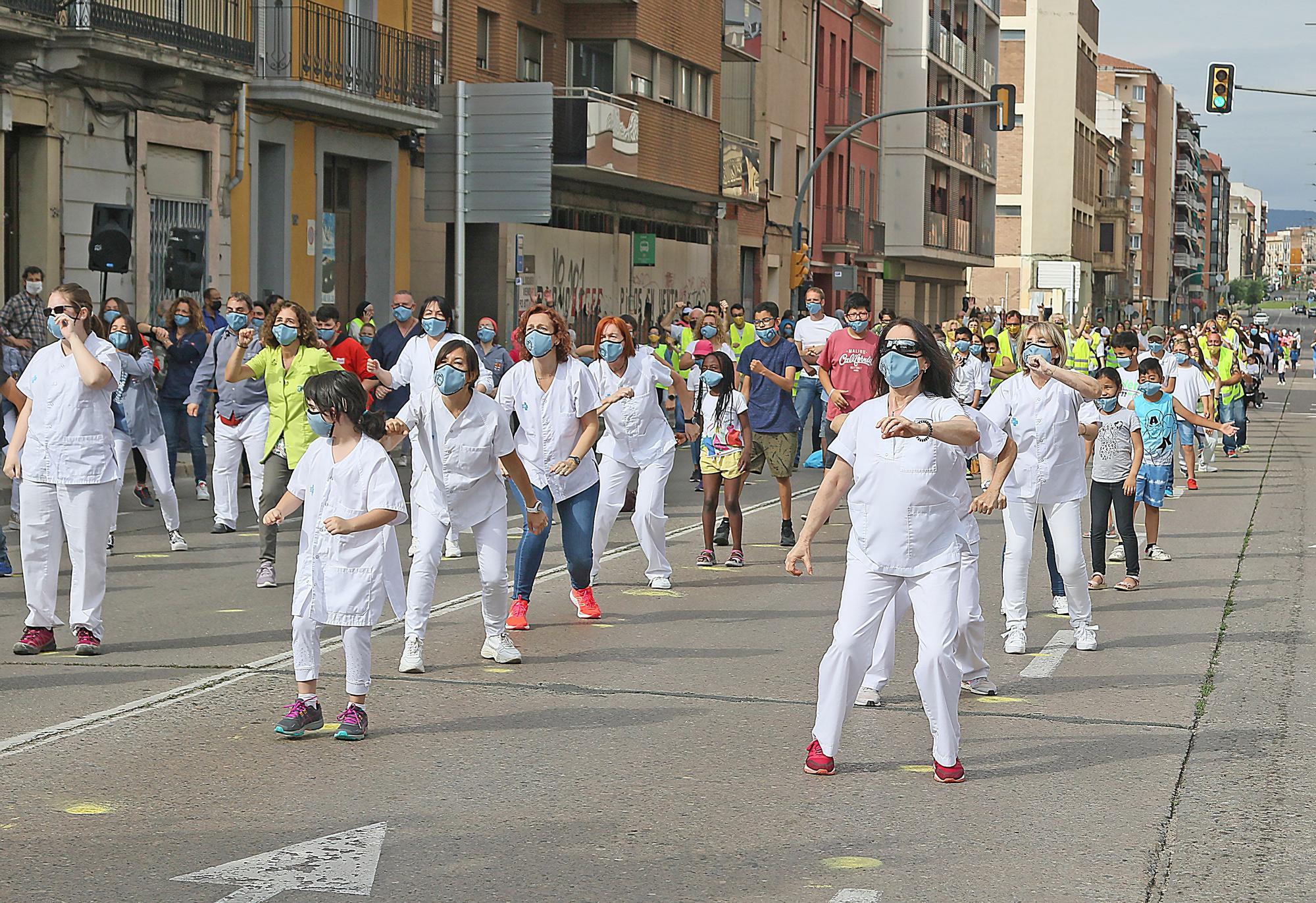 600 voluntaris fan un videoclip a Manresa en agraïment al personal sanitari