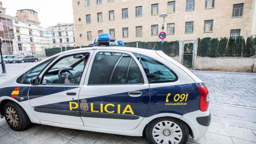 Una mujer de 33 años, detenida por hurtar mil euros en un centro comercial