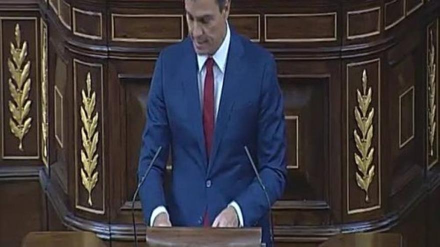 Pedro Sánchez rinde homenaje a Txiki Benegas en el Congreso