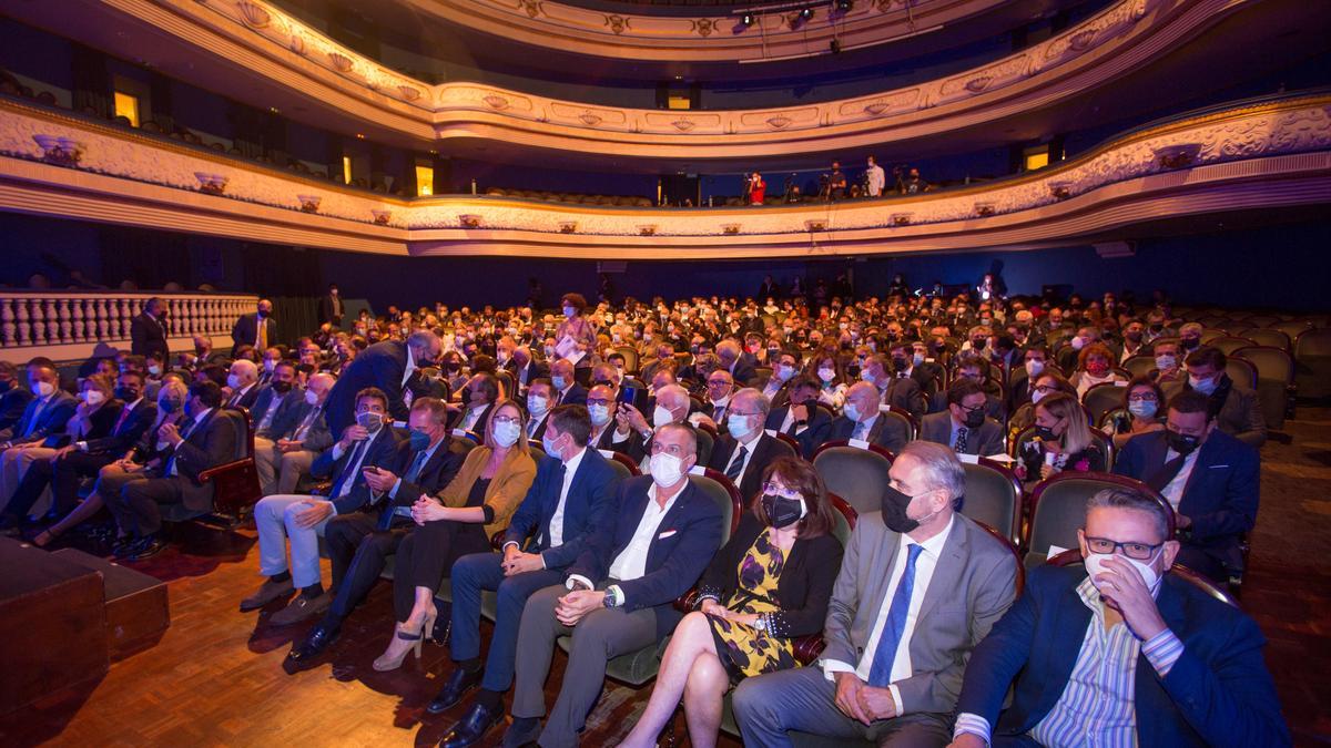 El evento reunió a distintas personalidades políticas y del sector empresarial.