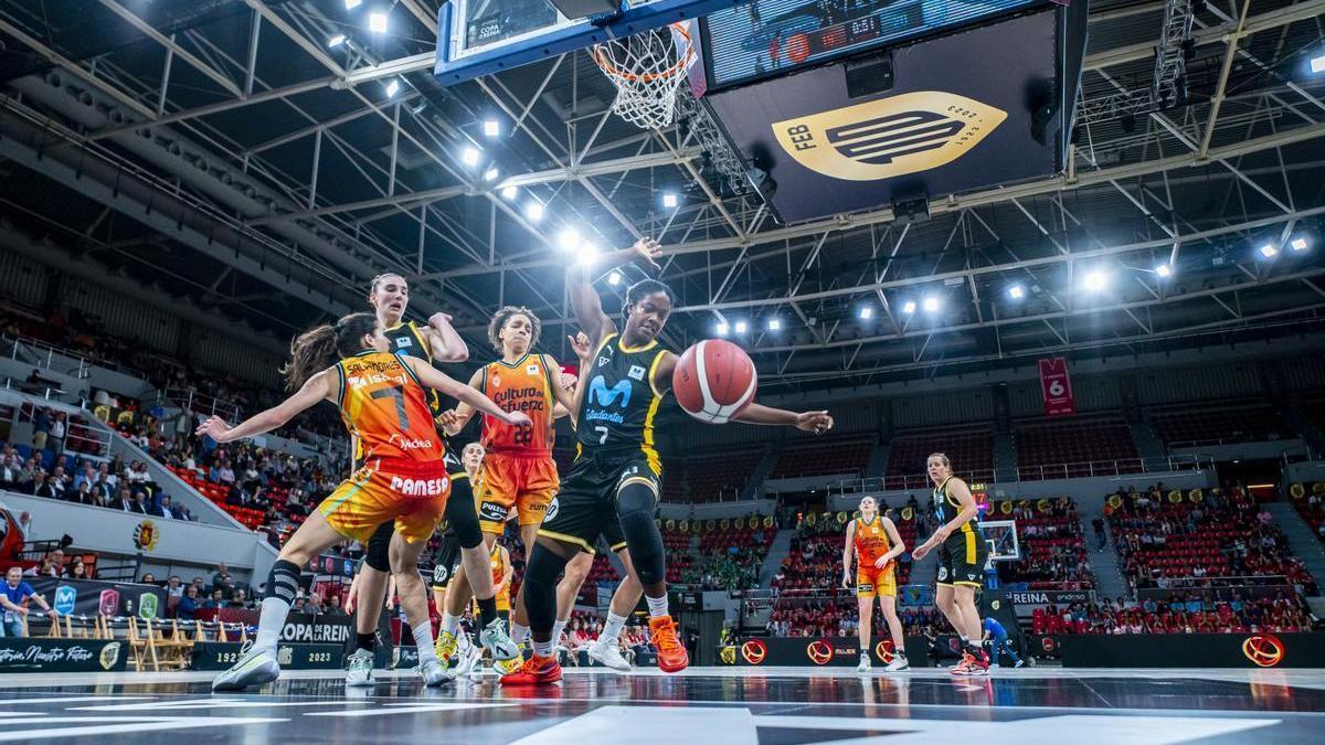 Nadia Fingall, en el partido de cuartos de final de la Copa de la Reina entre el Valencia Basket y el Movistar Estudiantes