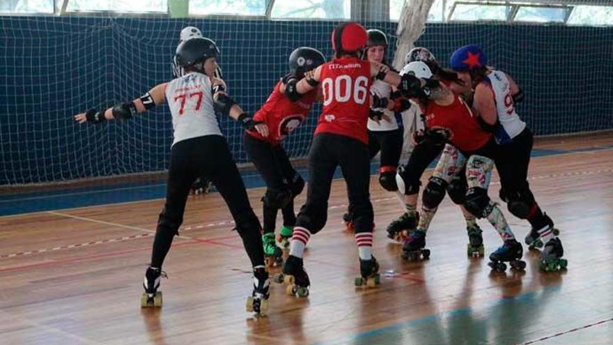 Integrantes del equipo de Roller Derby de As Brigantias.