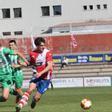 Lance del partido entre el Arosa y el Somozas