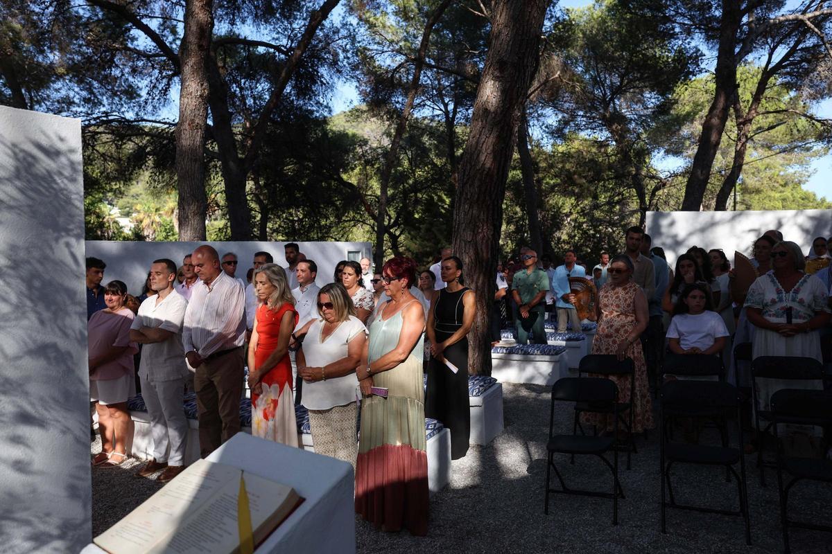 Fiestas de Cala Llonga