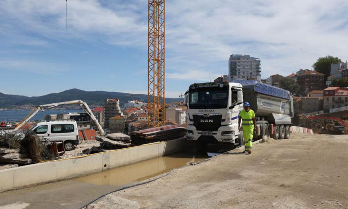 Zona de limpieza de los vehículos de la obra.