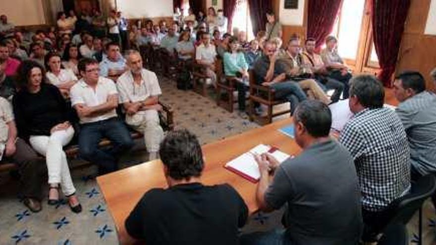 Una asamblea de la plantilla municipal, en imagen de archivo.