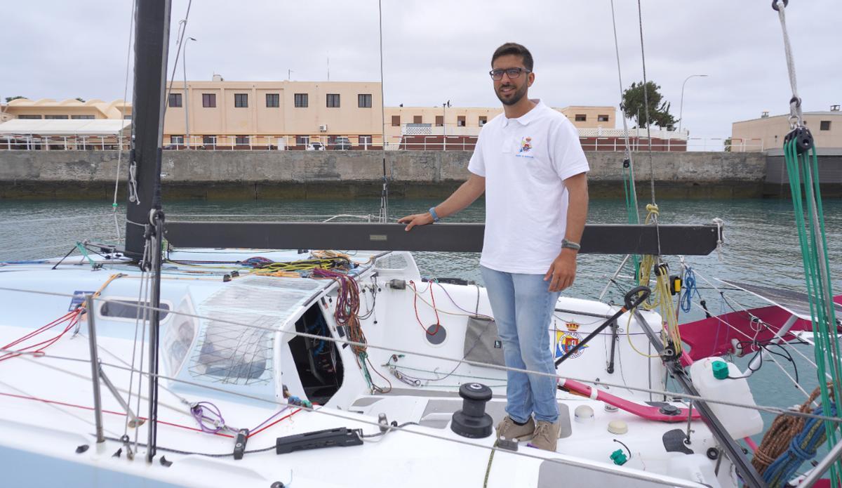 Alejandro Cantero a bordo del 'Marara', atracado en Las Palmas de Gran Canaria