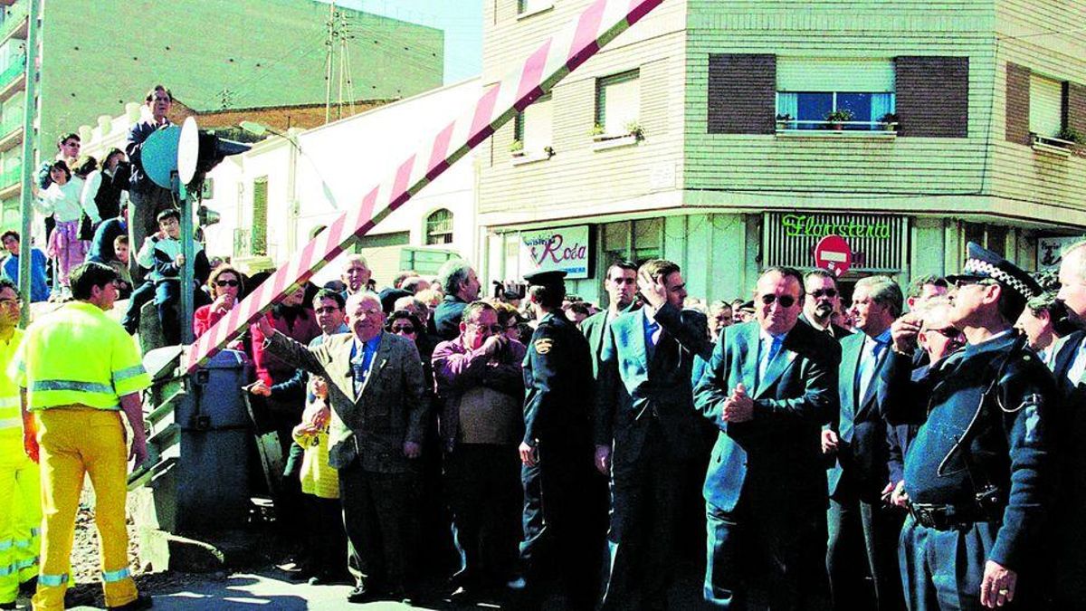 La última vez que se utilizó el paso a nivel en el centro de Castelló.