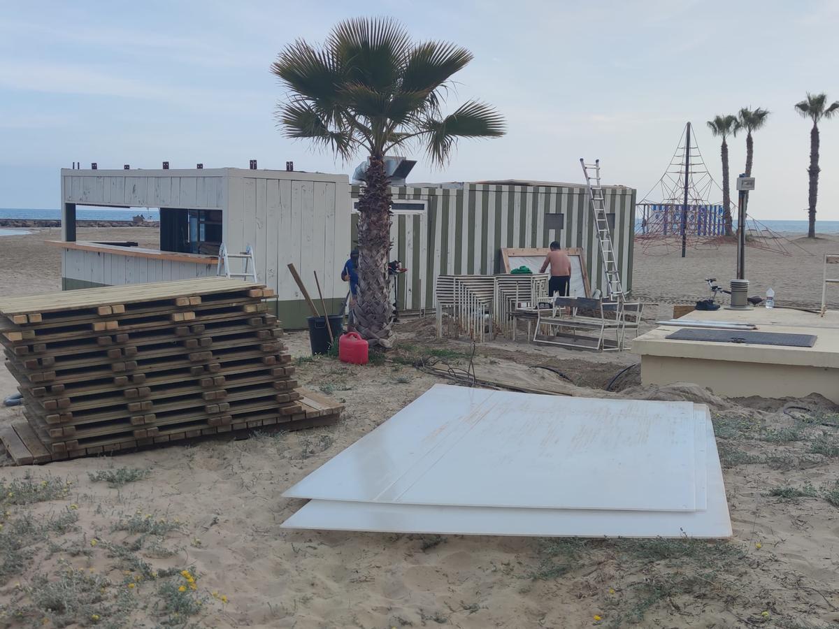 Otro de los establecimientos en Torre Sant Vicent ya tiene parte de la estructura.