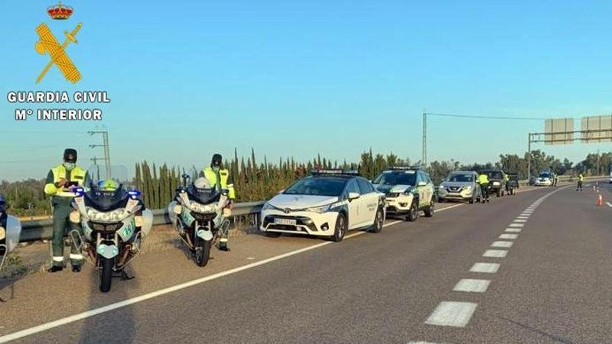 Interceptan en Don Benito al conductor de un camión que cuadruplicaba