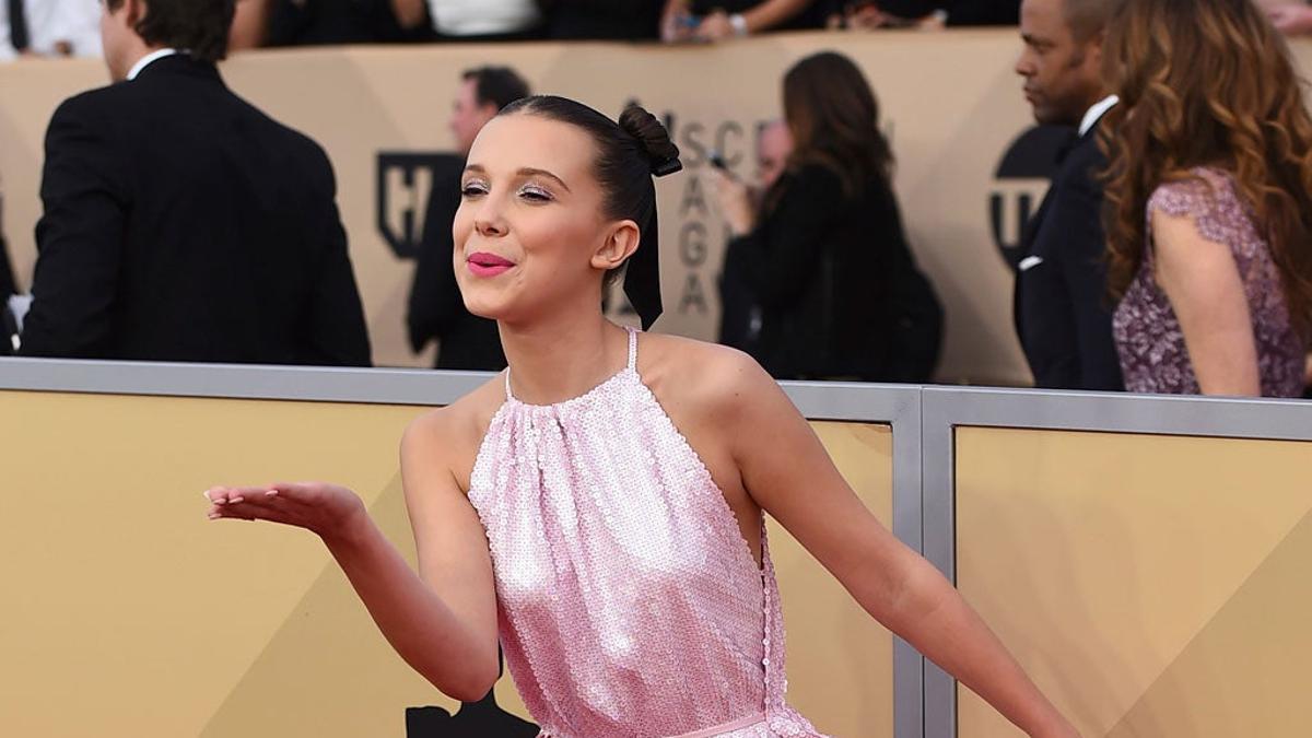 Millie Bobby Brown se cuela en el nuevo videoclip de 'Maroon5'