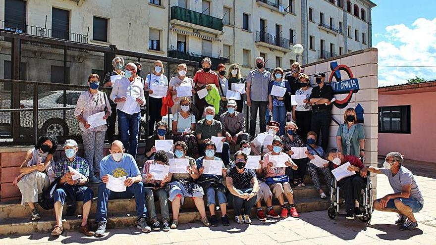 Alguns dels participants dels tallers amb el certificat | AJUNTAMENT DE LA SEU