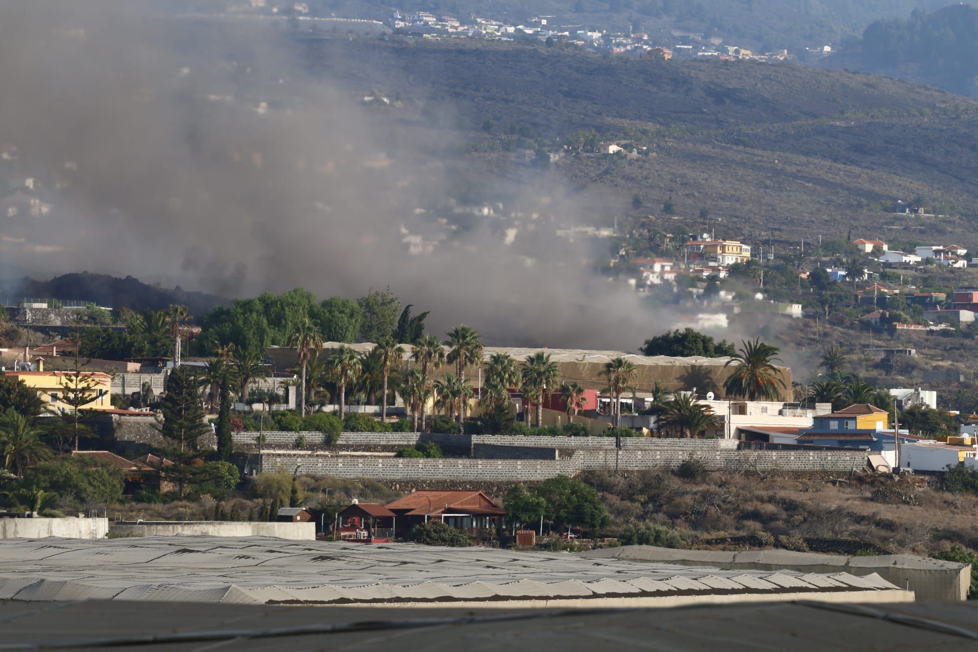 Erupción en La Palma: La lava atraviesa Todoque y se aproxima al mar