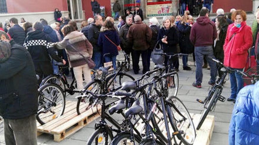 El Mercat del Lleó entrega un centenar de bicicletes contra l&#039;exclusió social