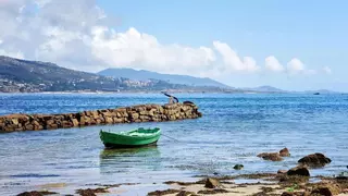 La revista VIAJAR lo confirma: este es el pueblo más infravalorado de Galicia con un castillo sobre el océano
