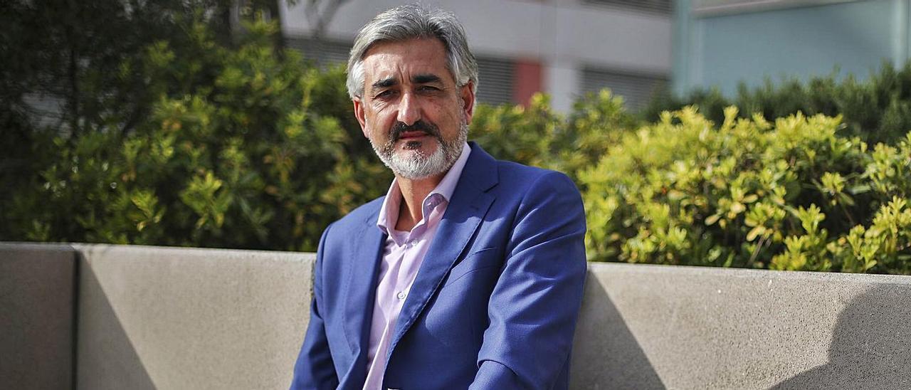 Ángel Ortiz, director del máster de Ingeniería Avanzada de Producción y Logística, en el Campus de Vera de la UPV en València. | F. CALABUIG