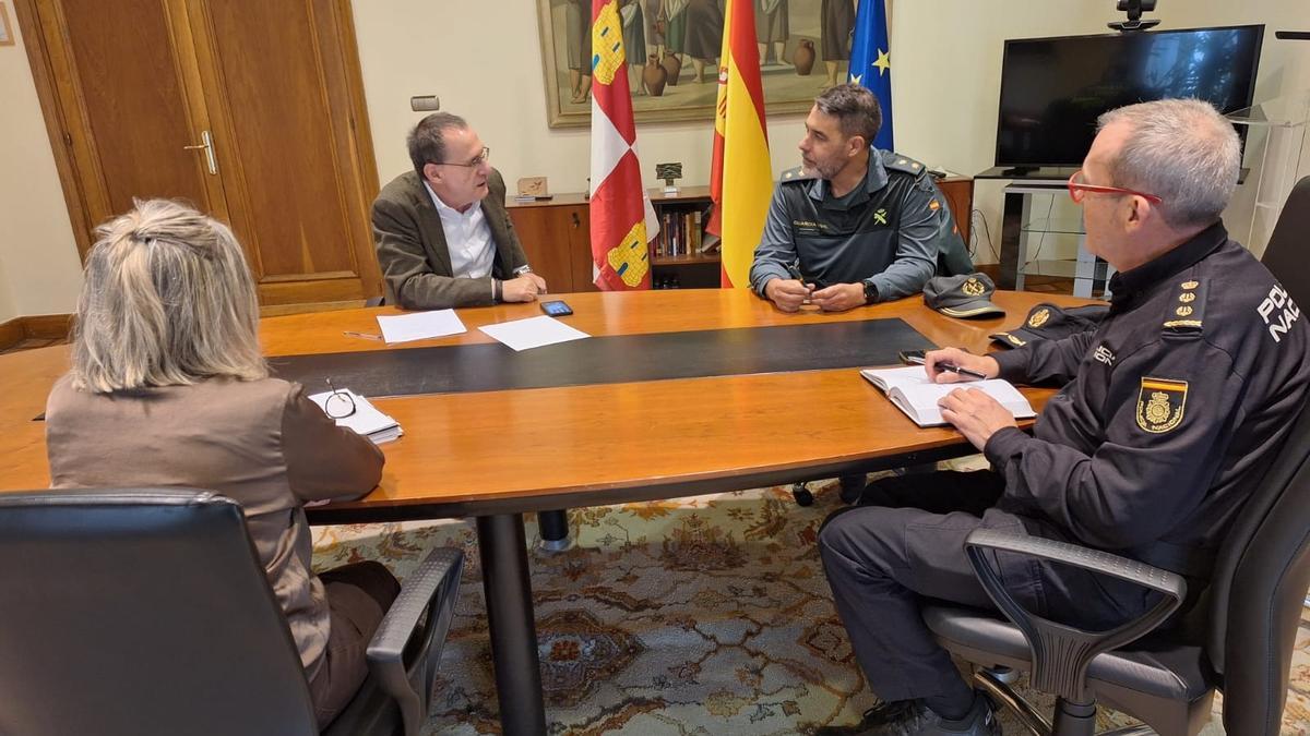 Reunión de coordinación con las FCSE.